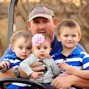 Meet your Posher, Laralee